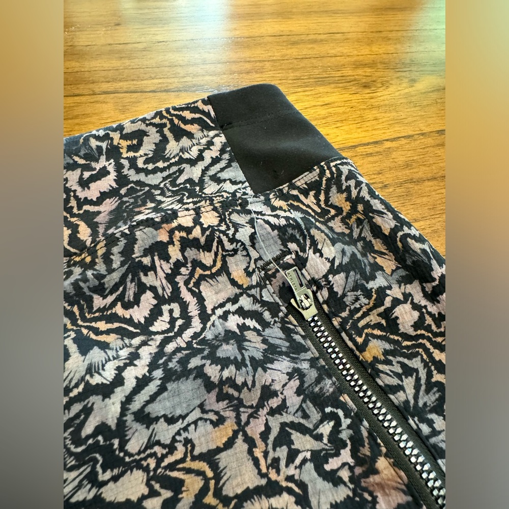 Athleta Plus Shorts 🖤 - Picture 4 of 11